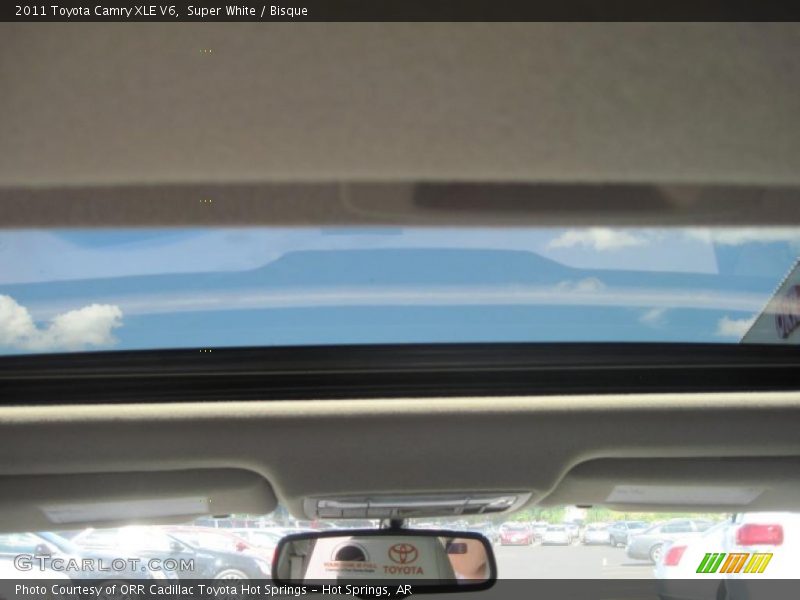 Super White / Bisque 2011 Toyota Camry XLE V6