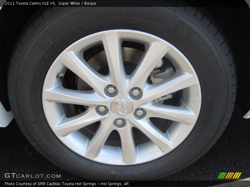 Super White / Bisque 2011 Toyota Camry XLE V6