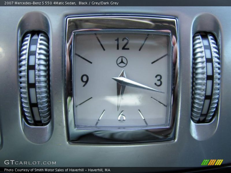 Black / Grey/Dark Grey 2007 Mercedes-Benz S 550 4Matic Sedan