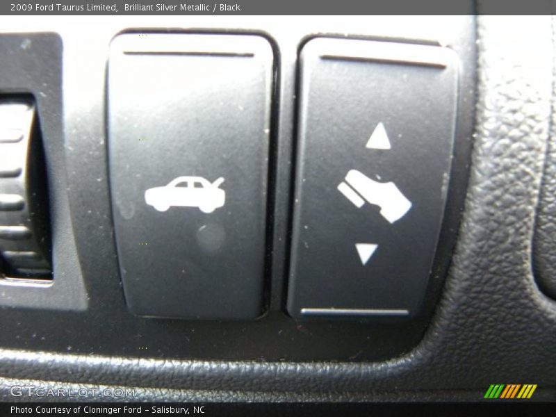 Brilliant Silver Metallic / Black 2009 Ford Taurus Limited