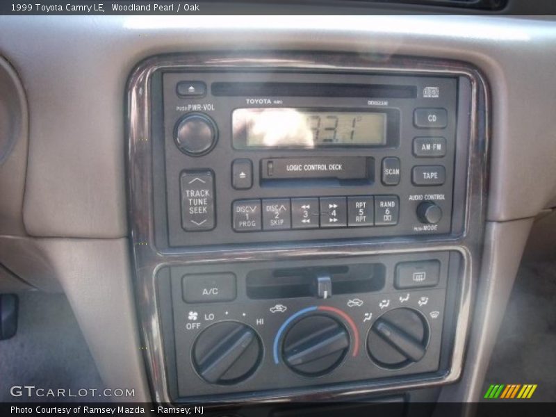 Woodland Pearl / Oak 1999 Toyota Camry LE