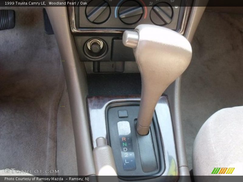 Woodland Pearl / Oak 1999 Toyota Camry LE