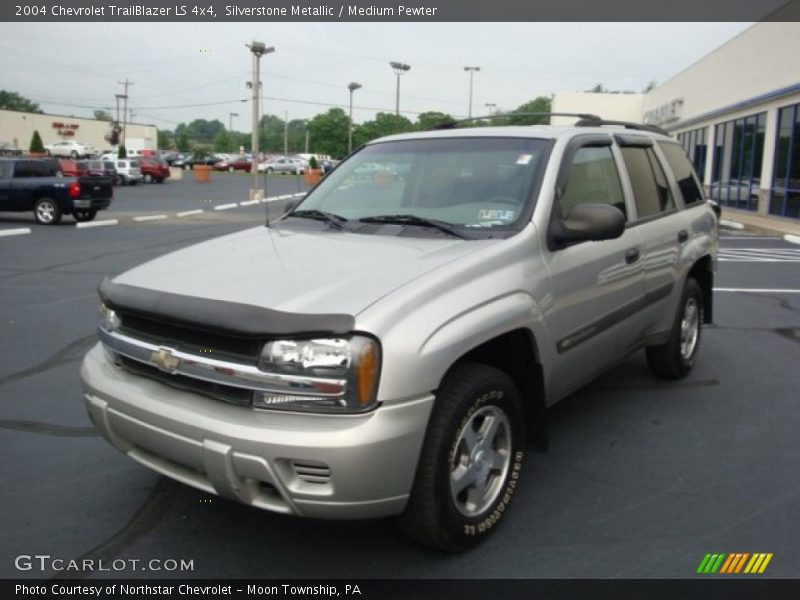 Silverstone Metallic / Medium Pewter 2004 Chevrolet TrailBlazer LS 4x4