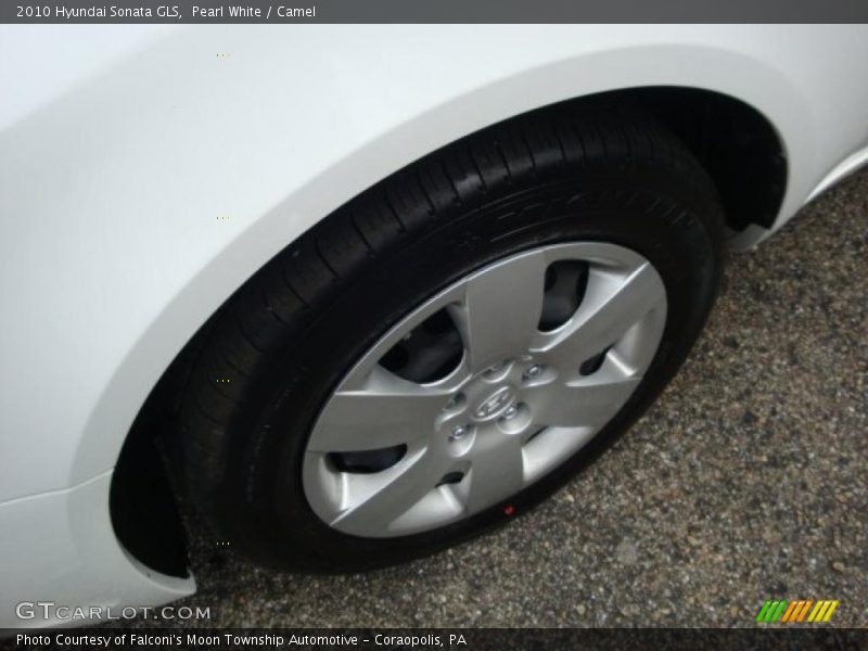 Pearl White / Camel 2010 Hyundai Sonata GLS