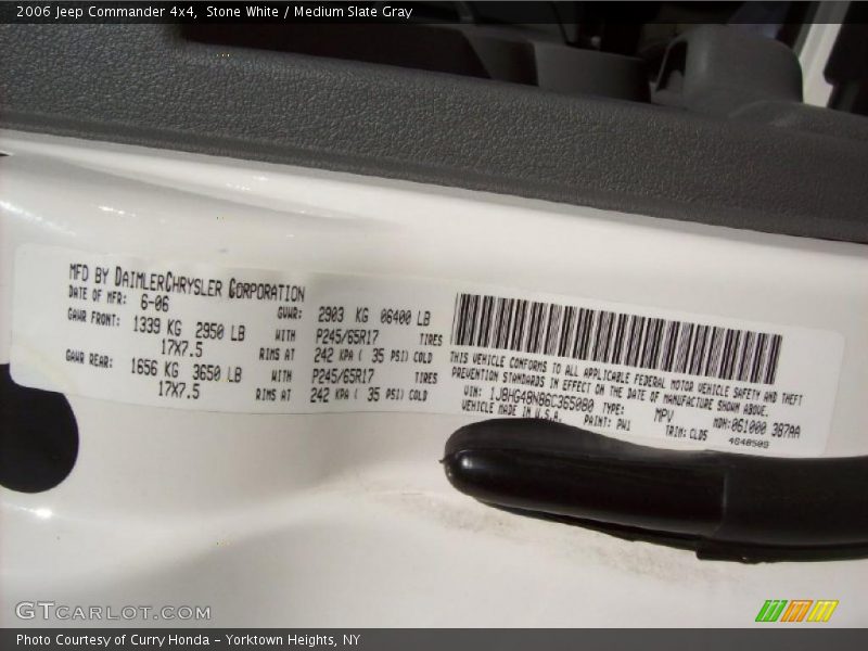 Stone White / Medium Slate Gray 2006 Jeep Commander 4x4