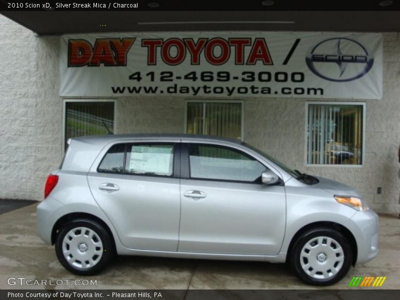 Silver Streak Mica / Charcoal 2010 Scion xD