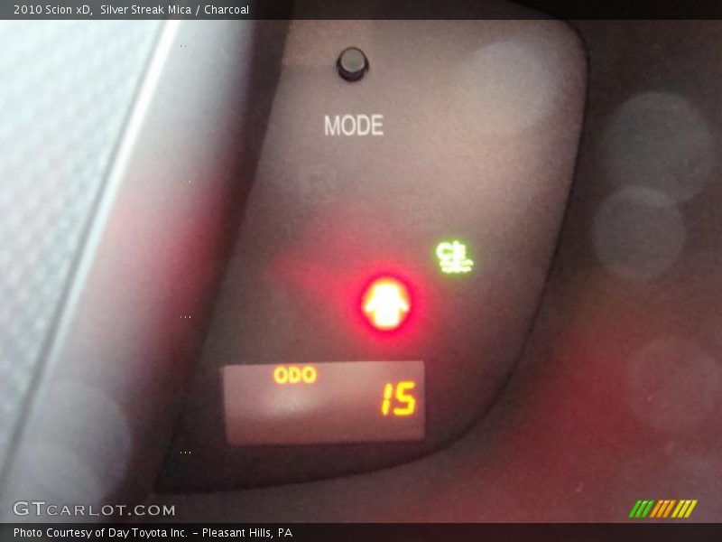 Silver Streak Mica / Charcoal 2010 Scion xD