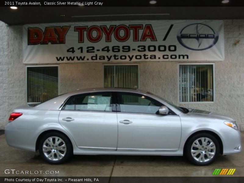 Classic Silver Metallic / Light Gray 2011 Toyota Avalon