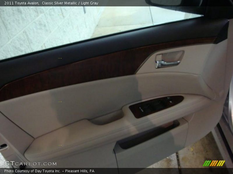 Classic Silver Metallic / Light Gray 2011 Toyota Avalon