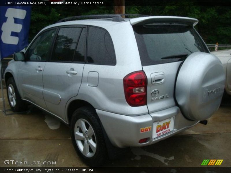 Titanium Metallic / Dark Charcoal 2005 Toyota RAV4 4WD