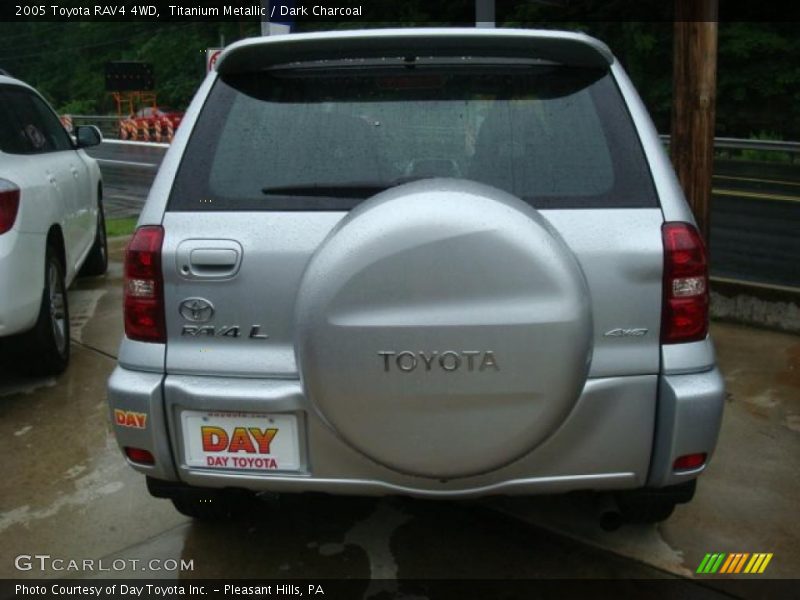 Titanium Metallic / Dark Charcoal 2005 Toyota RAV4 4WD