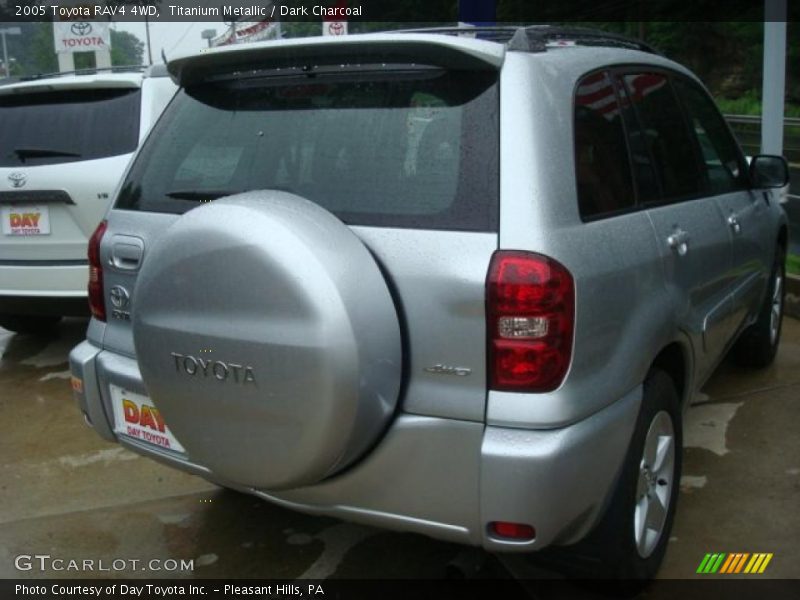 Titanium Metallic / Dark Charcoal 2005 Toyota RAV4 4WD