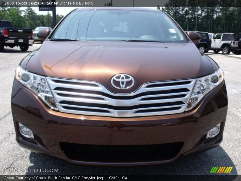 Sunset Bronze Mica / Ivory 2009 Toyota Venza I4