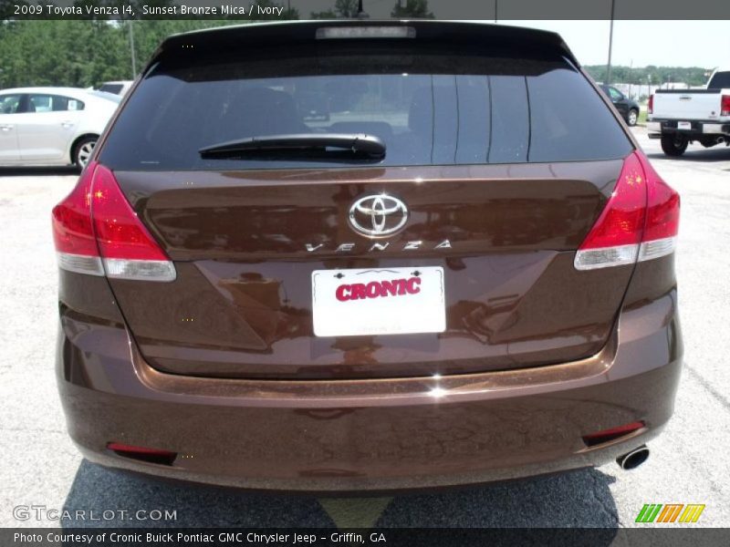 Sunset Bronze Mica / Ivory 2009 Toyota Venza I4