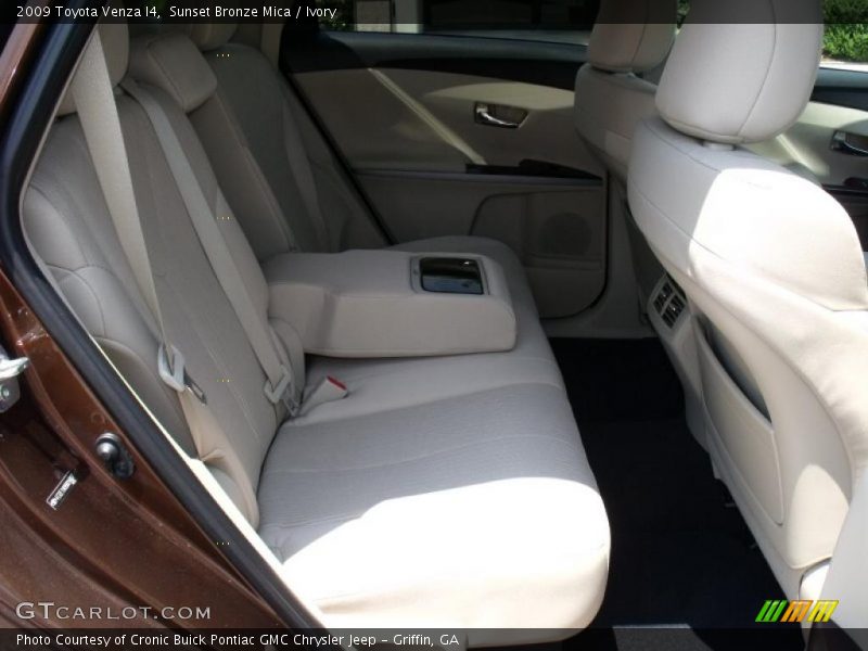 Sunset Bronze Mica / Ivory 2009 Toyota Venza I4