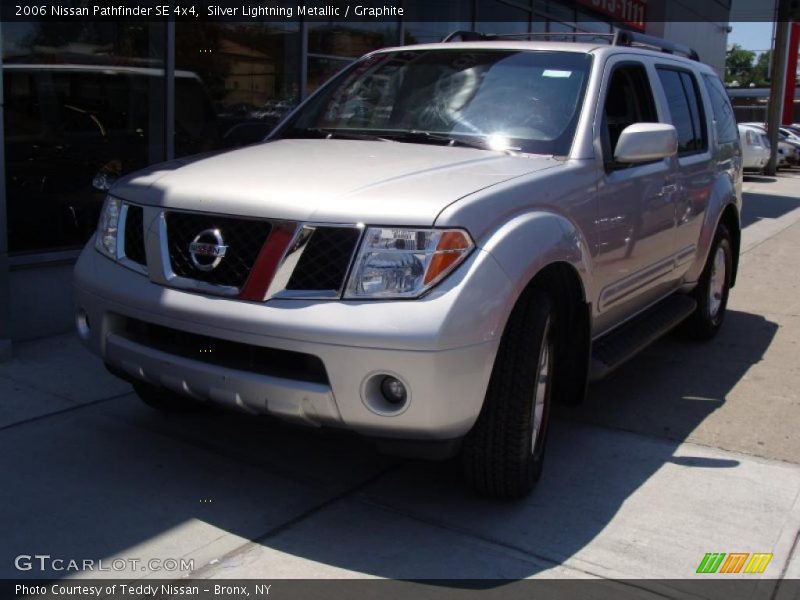 Silver Lightning Metallic / Graphite 2006 Nissan Pathfinder SE 4x4