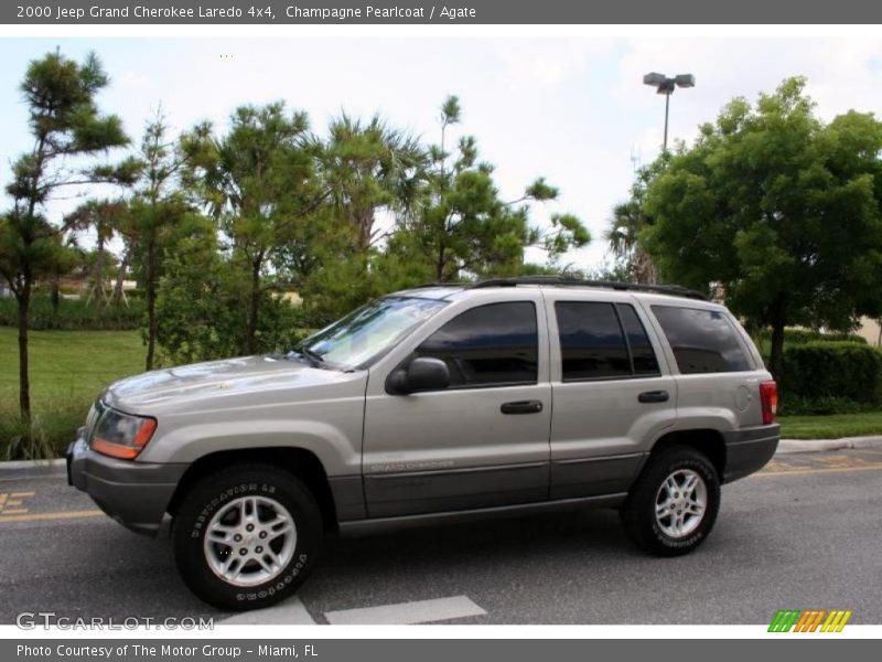 Champagne Pearlcoat / Agate 2000 Jeep Grand Cherokee Laredo 4x4