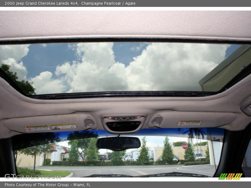 Champagne Pearlcoat / Agate 2000 Jeep Grand Cherokee Laredo 4x4