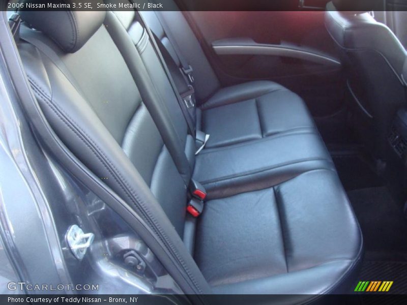 Smoke Metallic / Black 2006 Nissan Maxima 3.5 SE