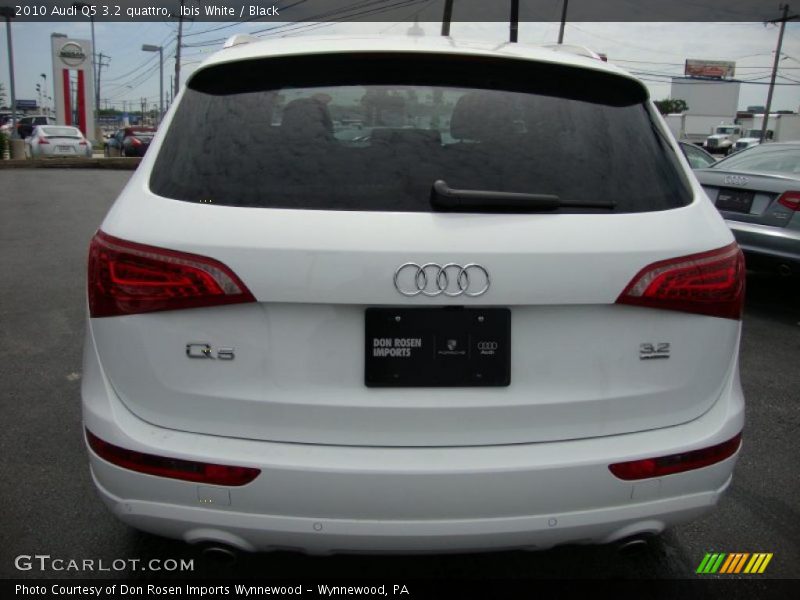 Ibis White / Black 2010 Audi Q5 3.2 quattro