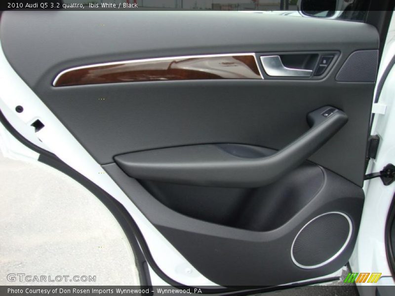 Ibis White / Black 2010 Audi Q5 3.2 quattro
