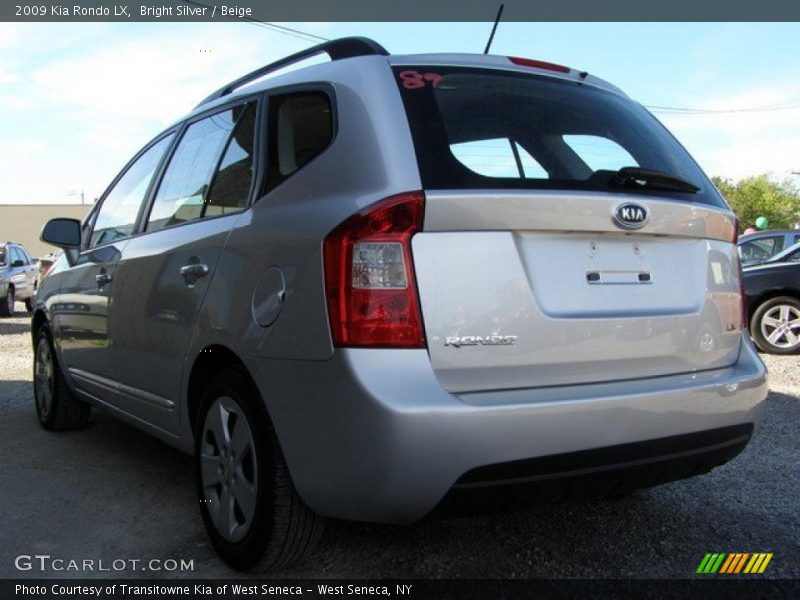 Bright Silver / Beige 2009 Kia Rondo LX