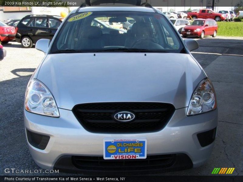 Bright Silver / Beige 2009 Kia Rondo LX