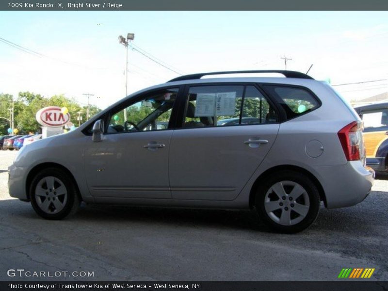 Bright Silver / Beige 2009 Kia Rondo LX