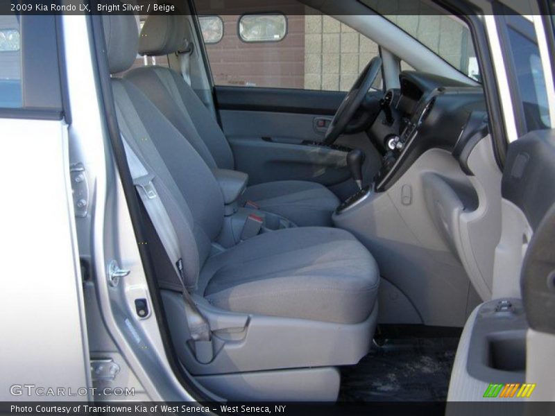 Bright Silver / Beige 2009 Kia Rondo LX