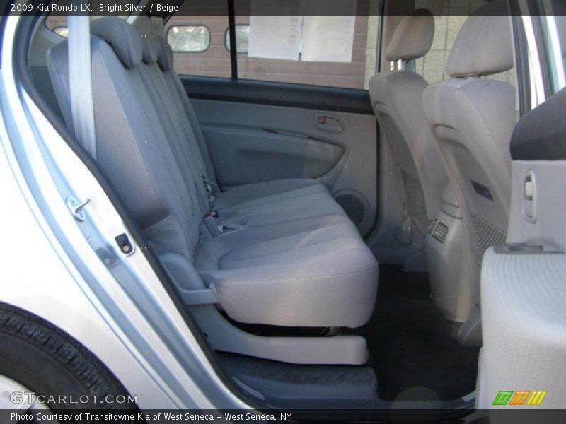 Bright Silver / Beige 2009 Kia Rondo LX