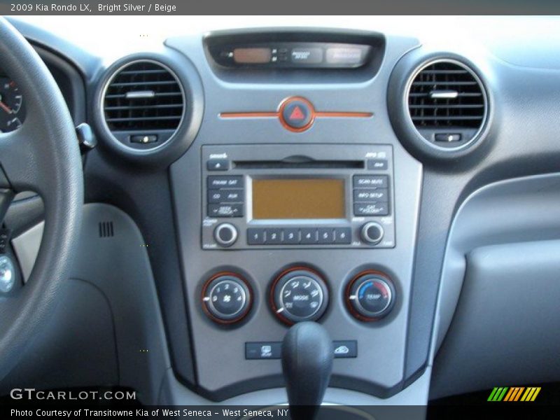 Bright Silver / Beige 2009 Kia Rondo LX