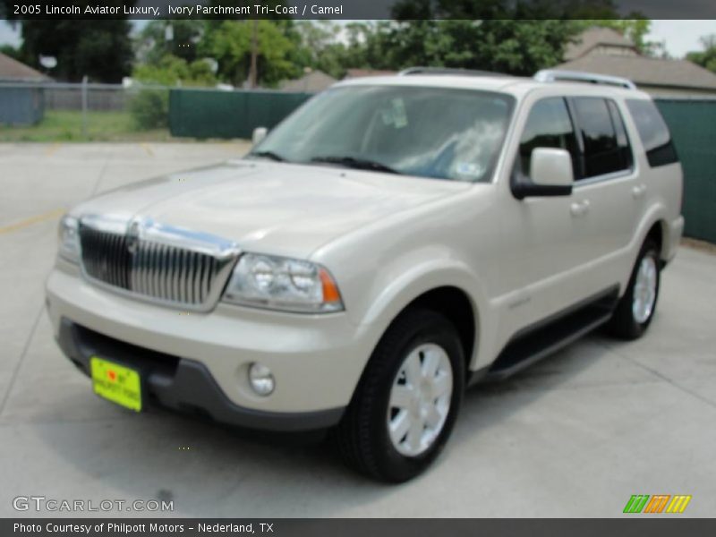 Ivory Parchment Tri-Coat / Camel 2005 Lincoln Aviator Luxury