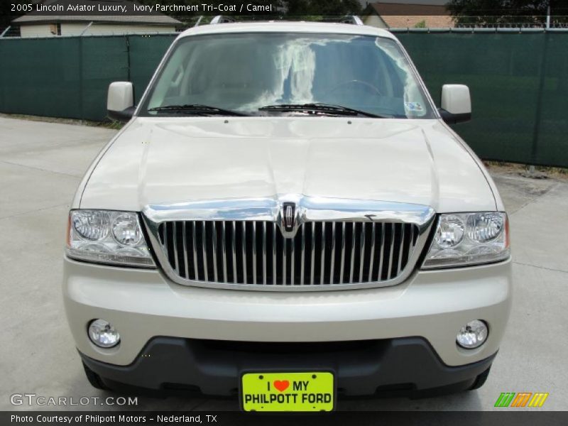 Ivory Parchment Tri-Coat / Camel 2005 Lincoln Aviator Luxury