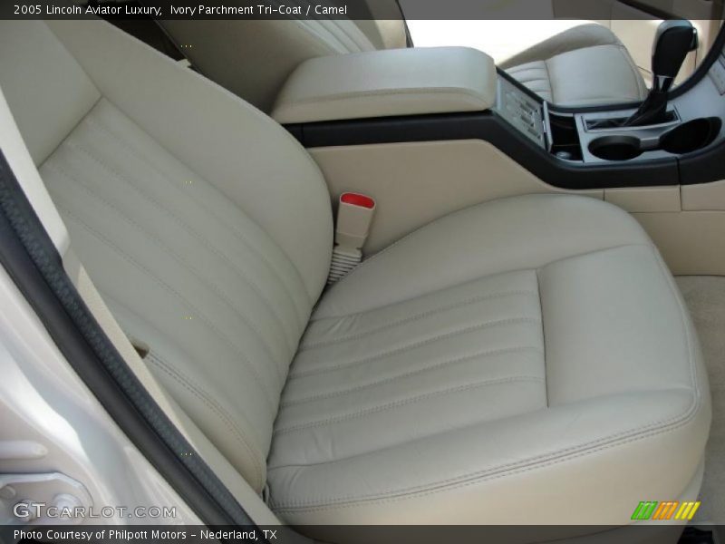 Ivory Parchment Tri-Coat / Camel 2005 Lincoln Aviator Luxury