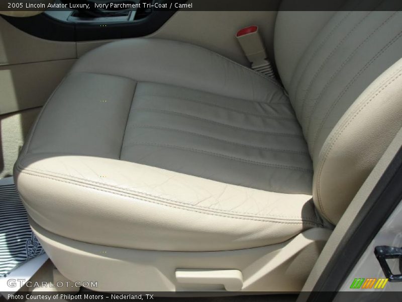 Ivory Parchment Tri-Coat / Camel 2005 Lincoln Aviator Luxury