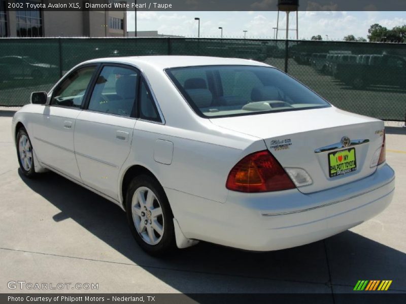 Diamond White Pearl / Taupe 2002 Toyota Avalon XLS