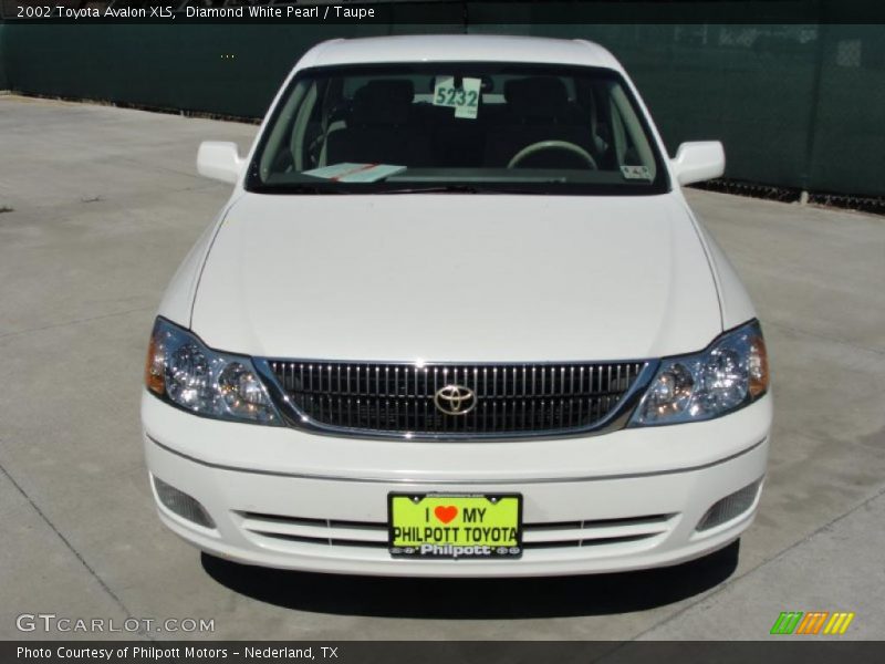 Diamond White Pearl / Taupe 2002 Toyota Avalon XLS