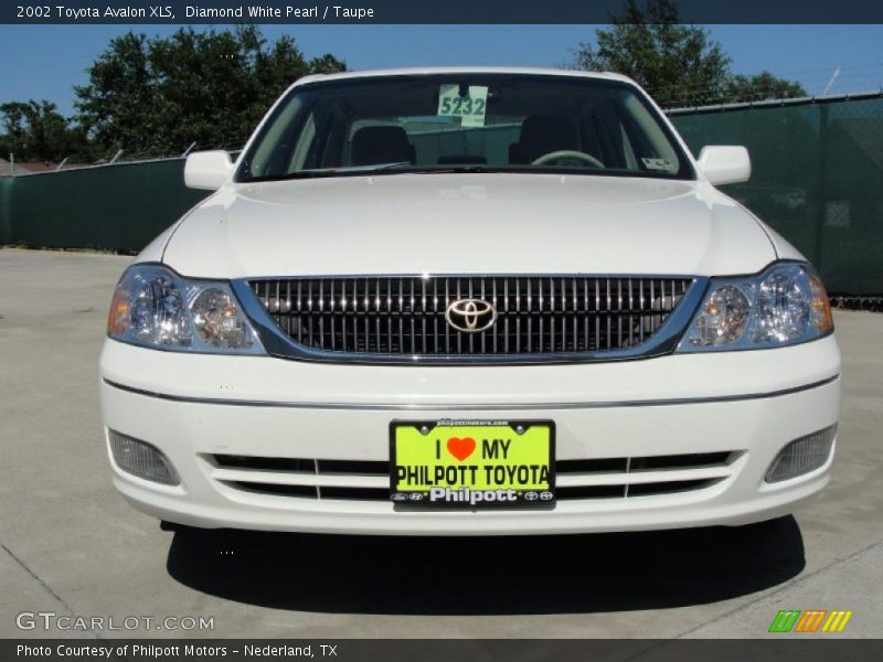 Diamond White Pearl / Taupe 2002 Toyota Avalon XLS