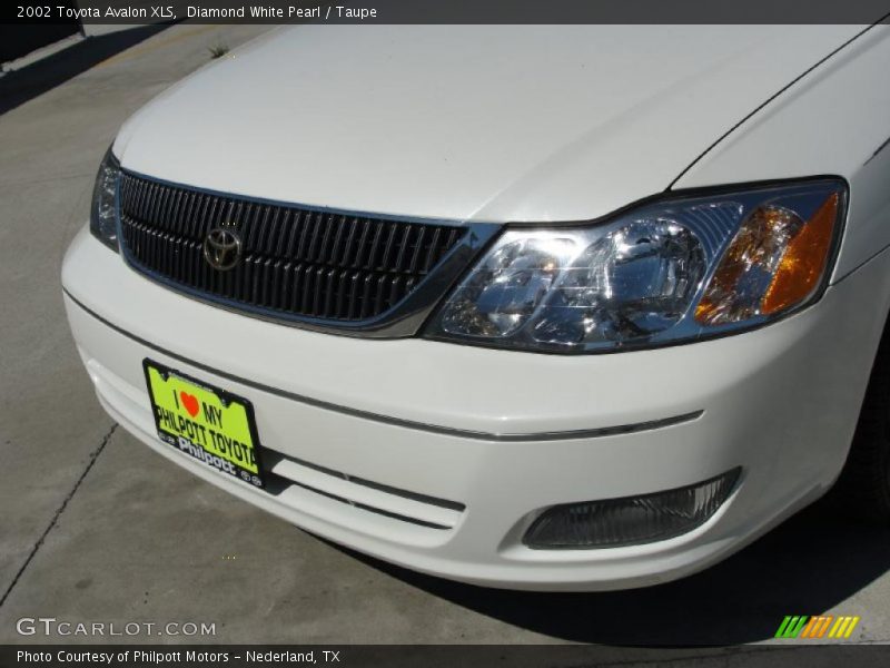 Diamond White Pearl / Taupe 2002 Toyota Avalon XLS