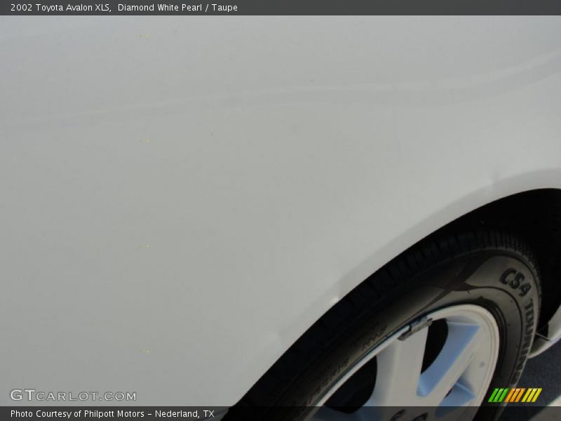Diamond White Pearl / Taupe 2002 Toyota Avalon XLS