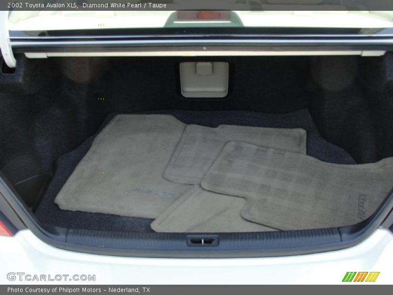 Diamond White Pearl / Taupe 2002 Toyota Avalon XLS