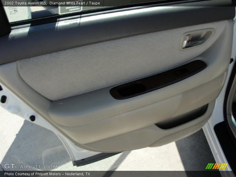 Diamond White Pearl / Taupe 2002 Toyota Avalon XLS