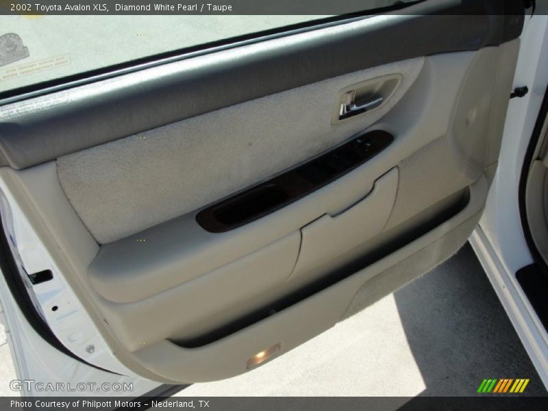 Diamond White Pearl / Taupe 2002 Toyota Avalon XLS