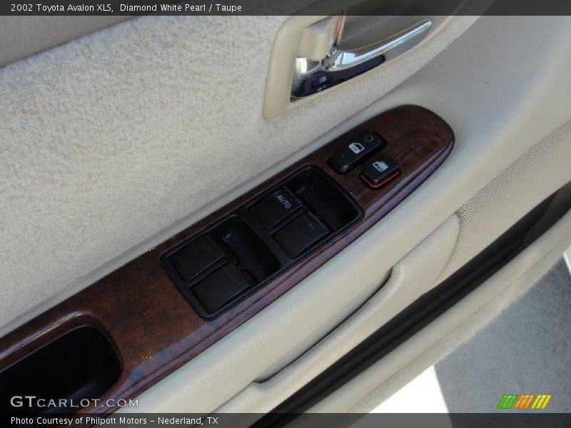 Diamond White Pearl / Taupe 2002 Toyota Avalon XLS