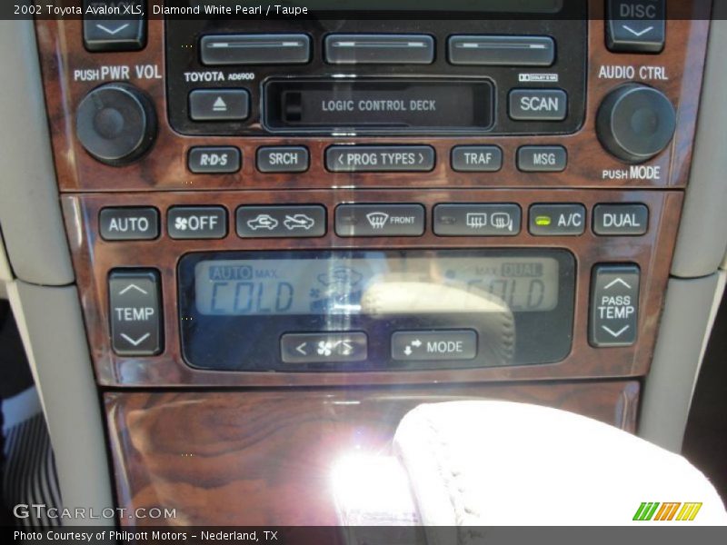 Diamond White Pearl / Taupe 2002 Toyota Avalon XLS