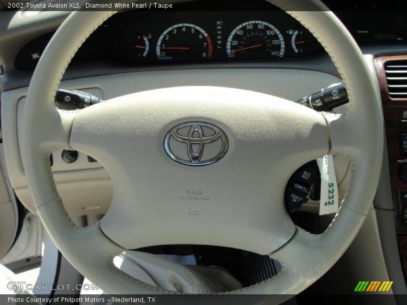 Diamond White Pearl / Taupe 2002 Toyota Avalon XLS