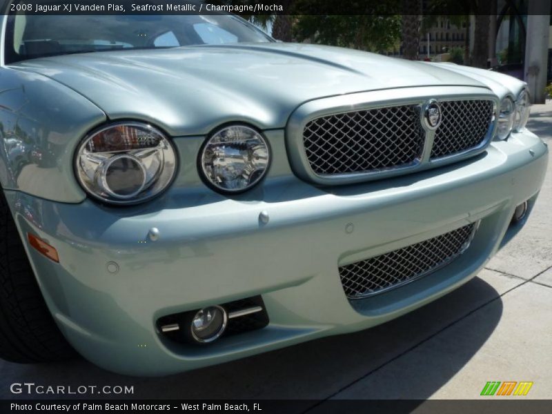 Seafrost Metallic / Champagne/Mocha 2008 Jaguar XJ Vanden Plas