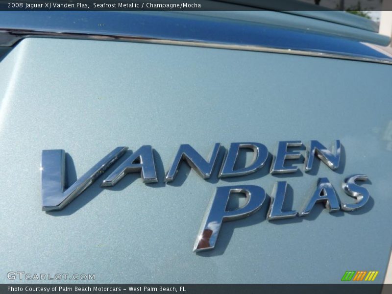 Seafrost Metallic / Champagne/Mocha 2008 Jaguar XJ Vanden Plas