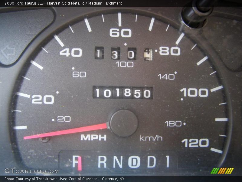 Harvest Gold Metallic / Medium Parchment 2000 Ford Taurus SES