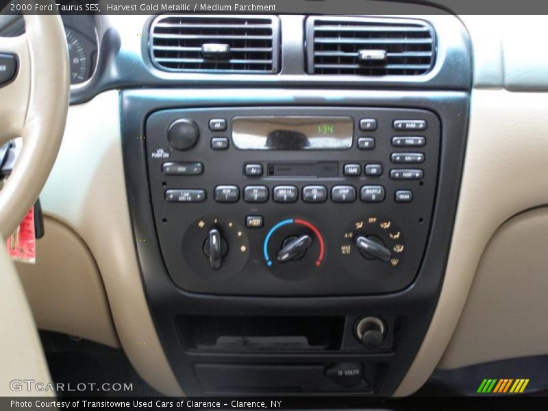 Harvest Gold Metallic / Medium Parchment 2000 Ford Taurus SES